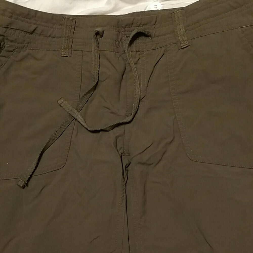 North Face nylon size 6 shorts. Grey